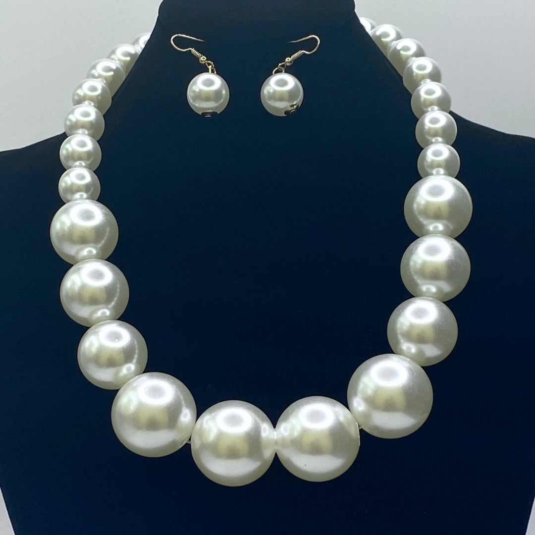 Pearl Necklace Set White